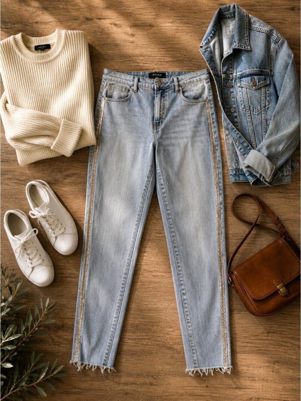 AKIRA Light Wash Rhinestone Trim Skinny Jeans Women’s Size 17 Long Frayed Hem